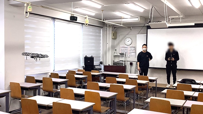 小型UAV(ドローン)飛行体験